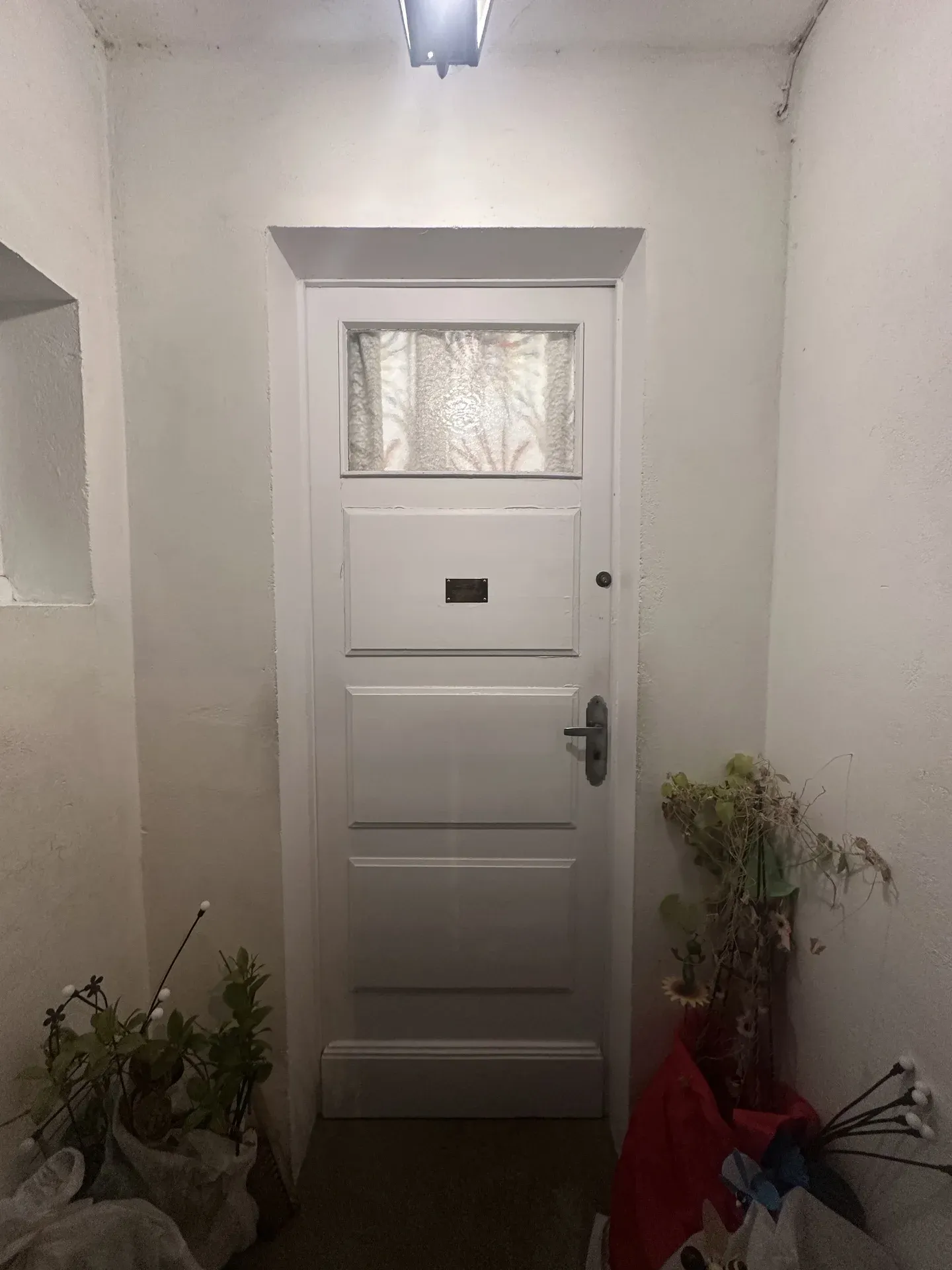 Porte d'entrée aluminium chez Roulx — avant