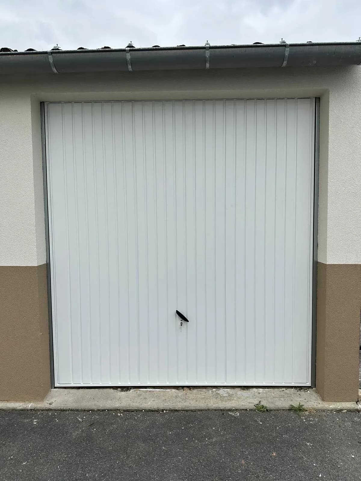 Porte de garage Serbinovic — après