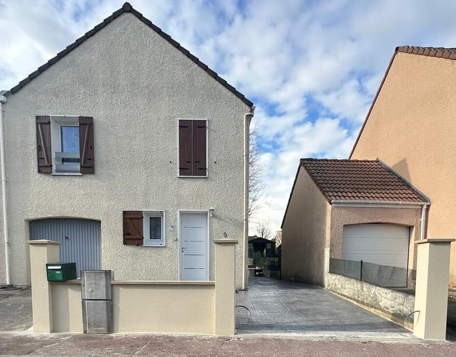Portail coulissant aluminium motorisé — avant