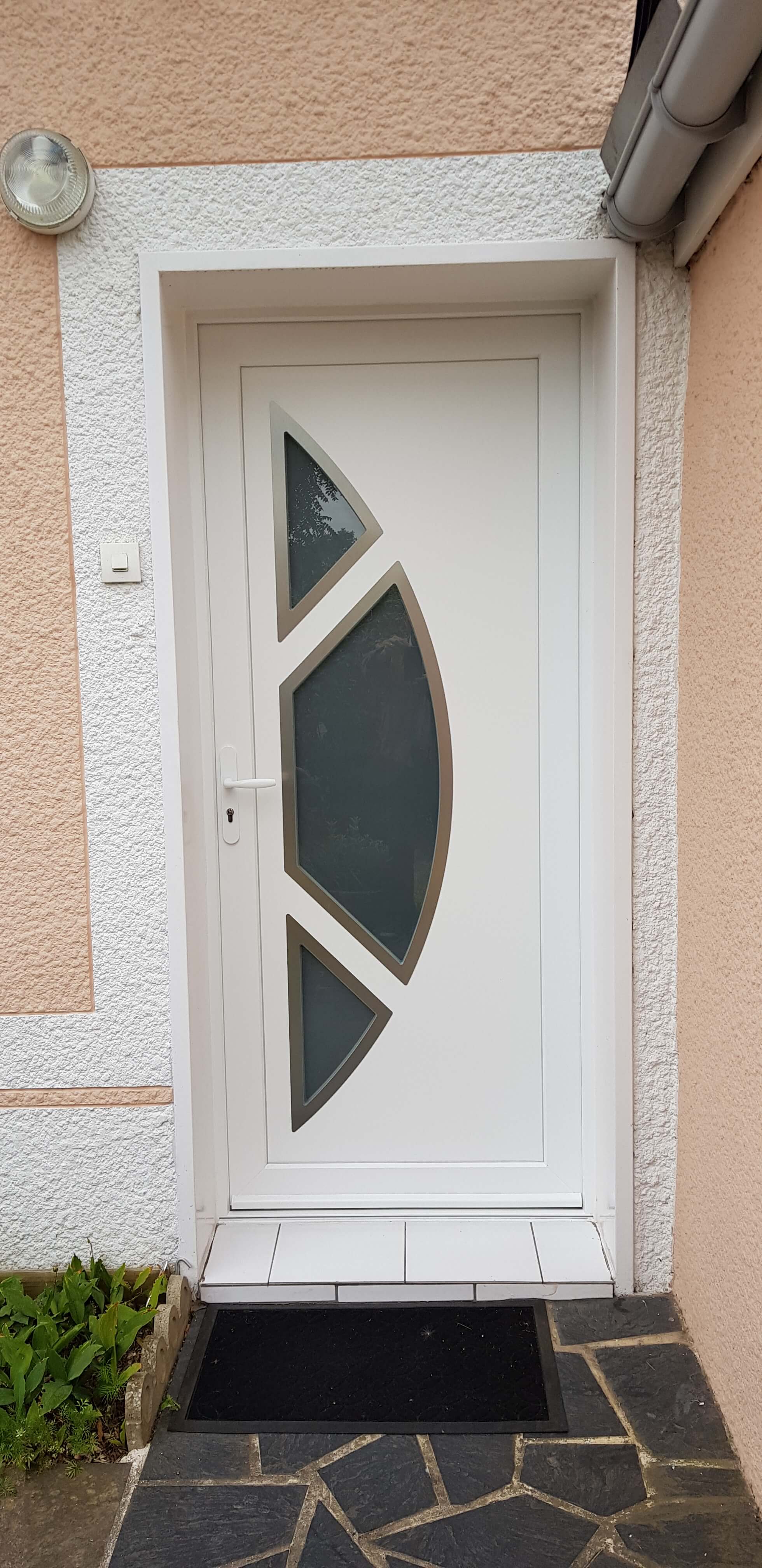 Porte d'entrée alu blanche à Melun
