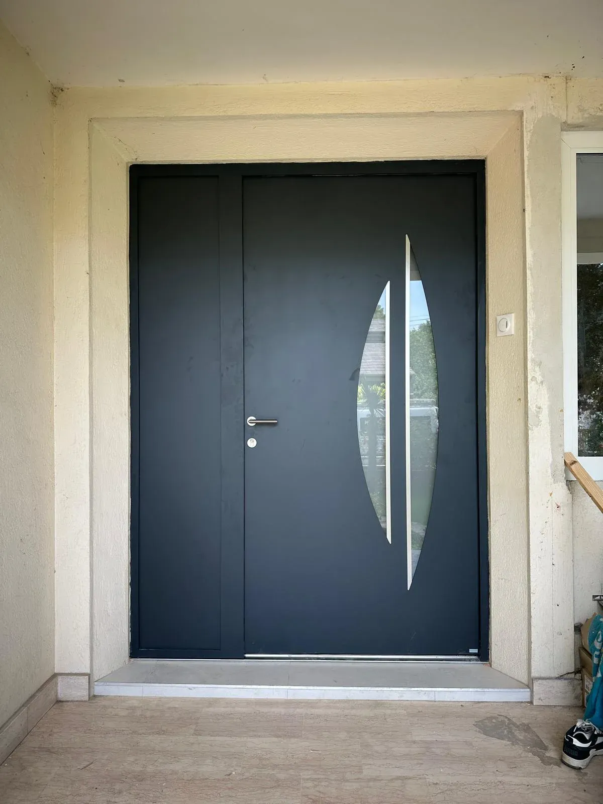Porte d'entrée bois → aluminium anthracite