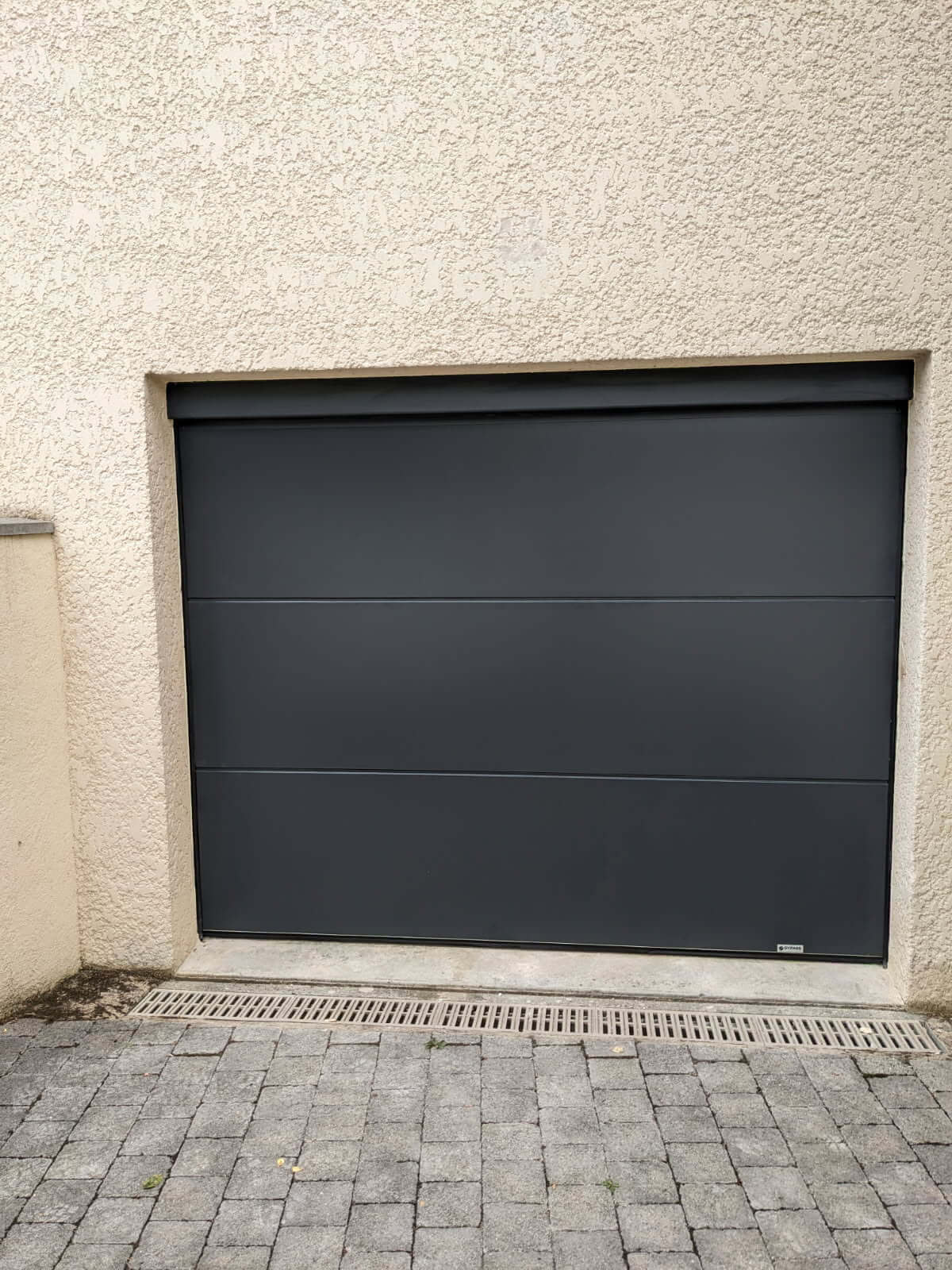 Porte de garage sectionnelle à Mitry-Mory